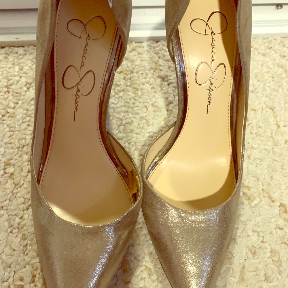 Beautiful pewter 4 inch high heel shoes